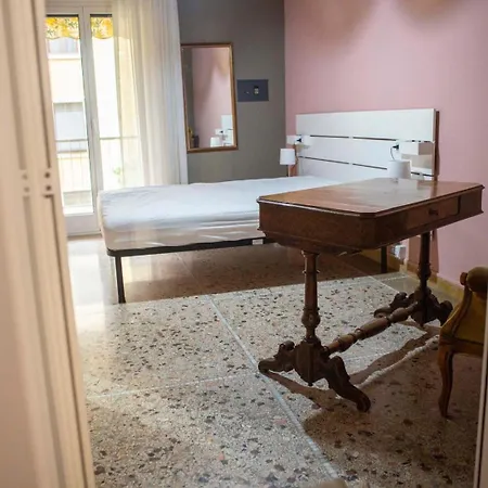 La Casa Di Giulia, Trilocale Con Balcone E Giardino Appartement